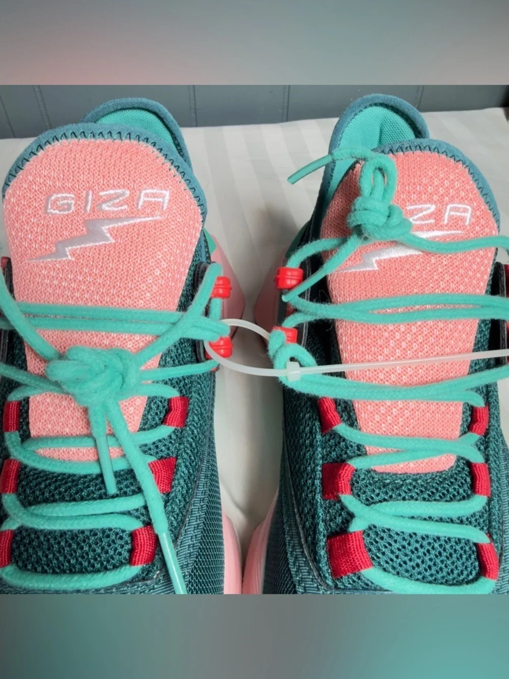 Men's Teal & Pink Lightweight Sneakers